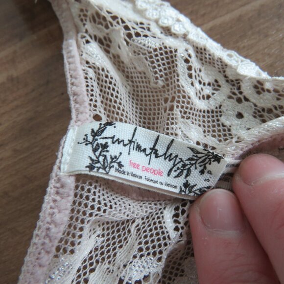 INTIMATELY FREE PEOPLE Galloon Nude Lace Bralette Bra Neutral Boho - Size S - Picture 14 of 14